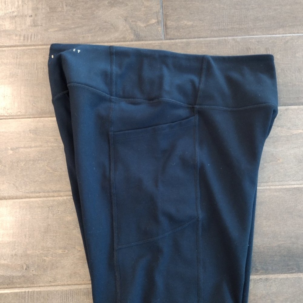 VICTORIA'S SECRET black High Rise Leggings w/ Phone side pocket, M - Picture 6 of 9